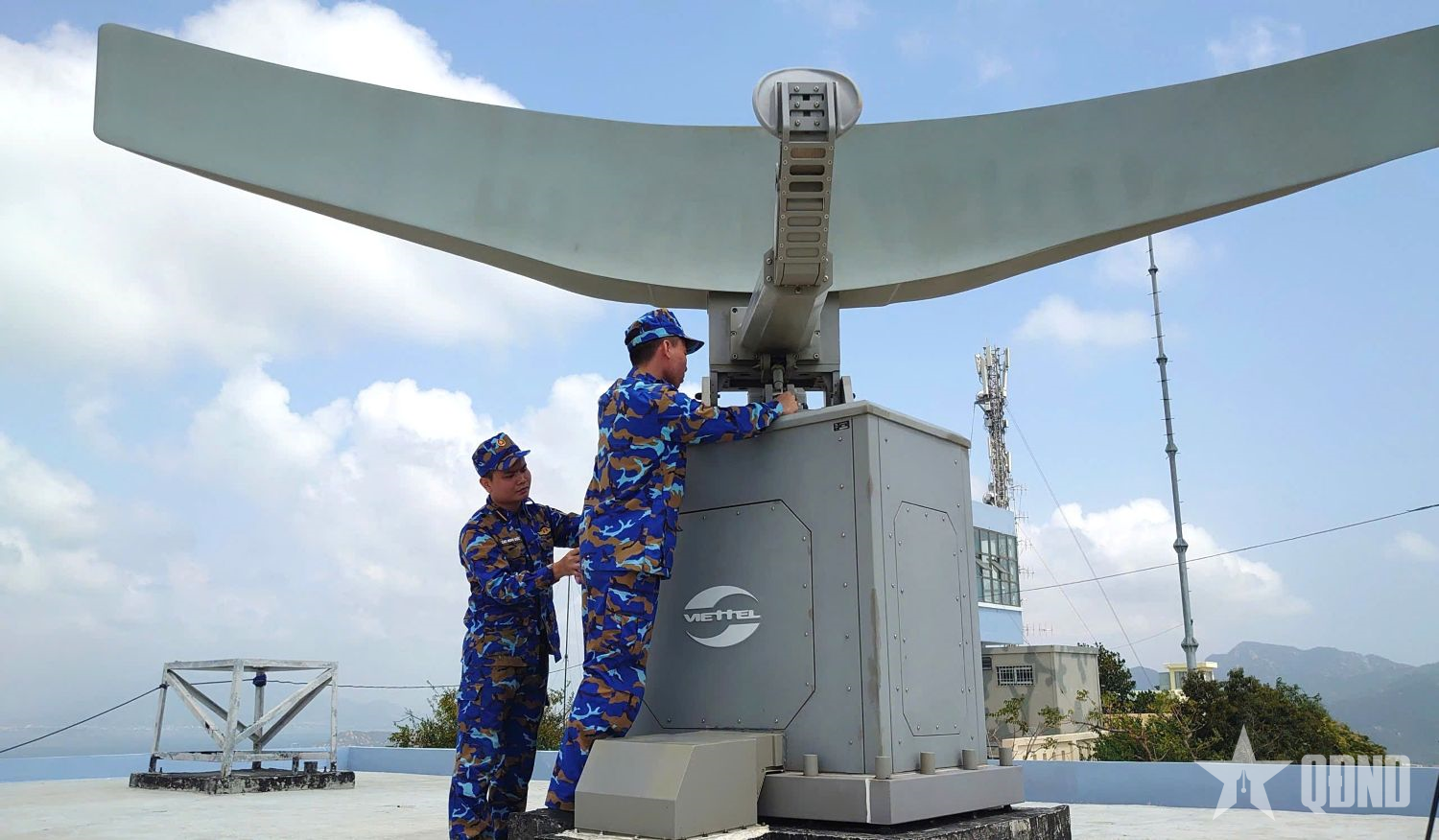 Cánh sóng radar nơi cửa ngõ vịnh Cam Ranh